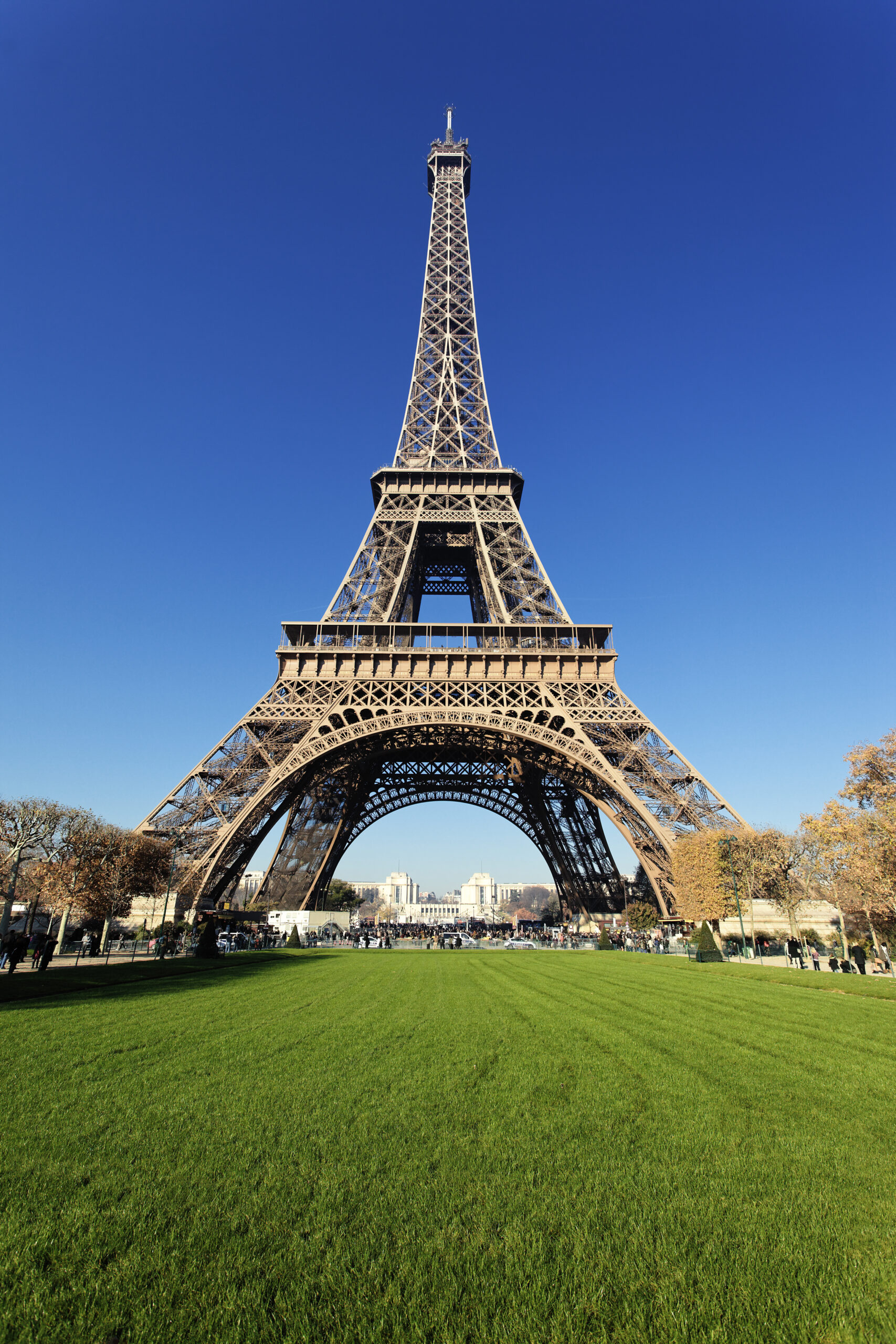 Eiffel tower in Paris with gorgeous colors in autumn